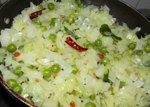 muttaikose-peas-curry