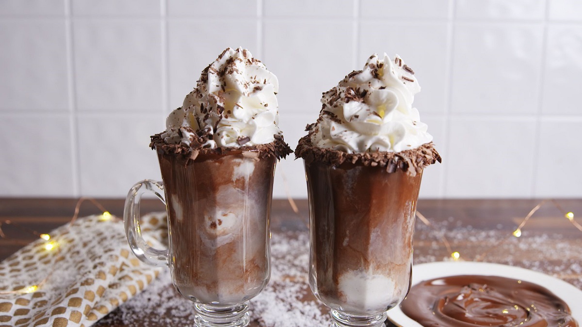 Dirty Snowmen Cocktail - HungryForever Food Blog